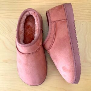 Ultra mini slipper boot